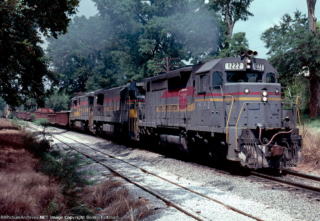 Louisville & Nashville SDP35 #1222, running as Extra #1222 south,
